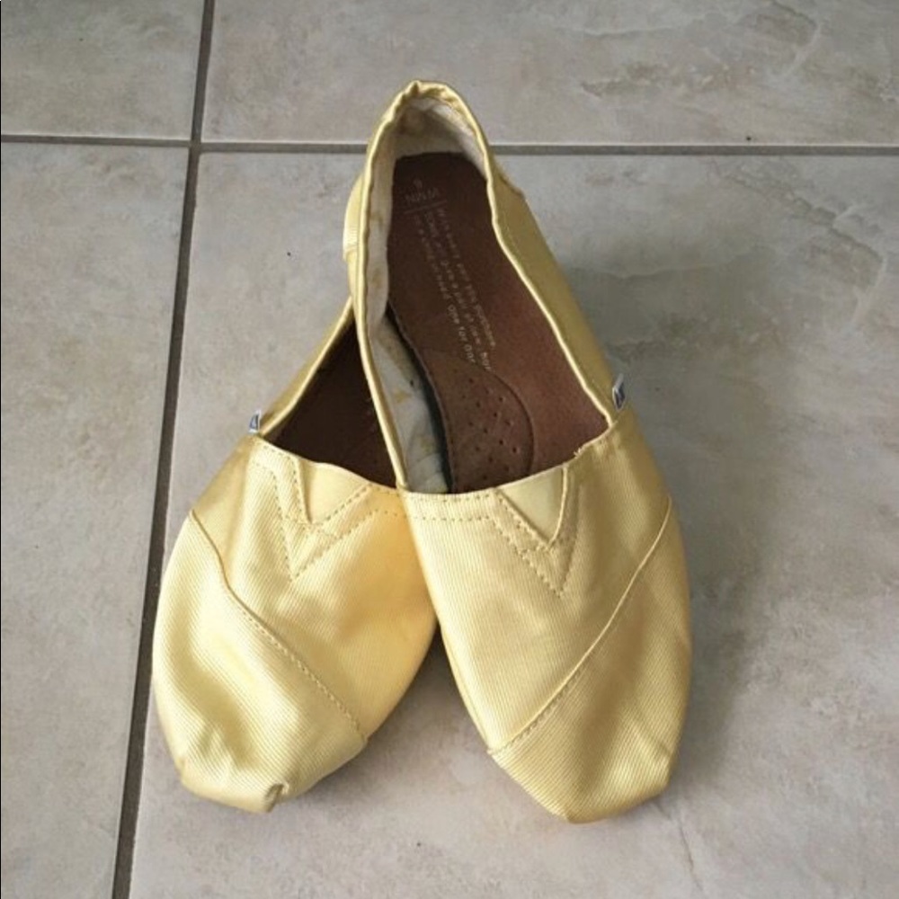 Toms Women’s Yellow Size 6